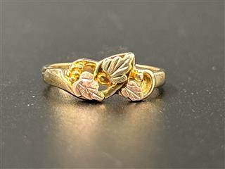 10k Tri Color Gold Leaf Ring Size 7.5 2.67g